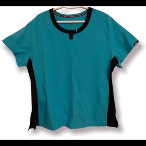 Women’s scrub top